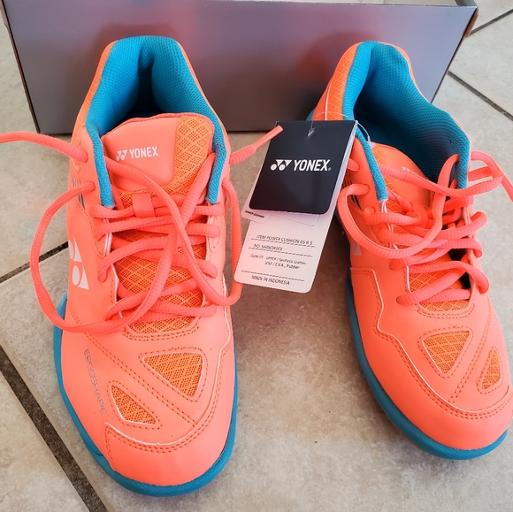 Yonex power cushion 65R3 - Picture 3 of 6